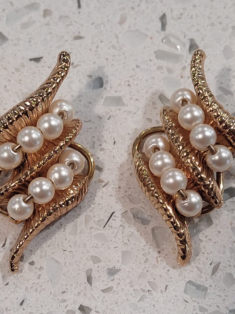 Napier Vintage 1980's Faux Gold Pearl 11" Twisted Necklace and Earrings Set - Picture 6 of 8